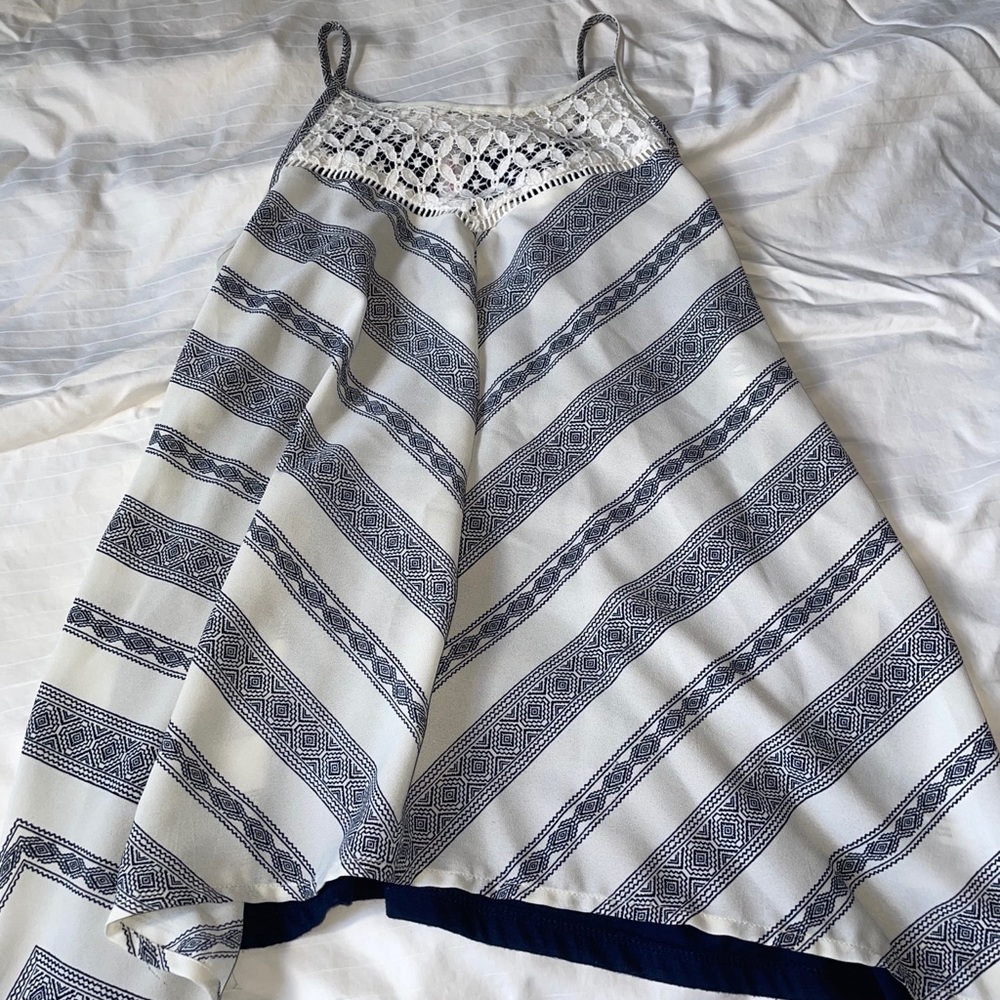 White and navy blue tank top